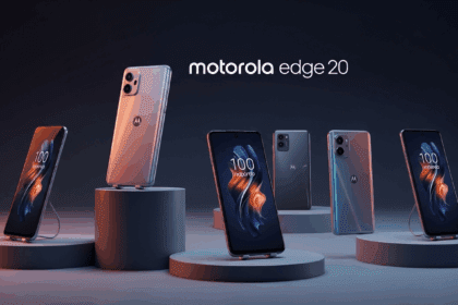 A sleek and modern showcase featuring the Motorola Edge 20 smartphone line prominently displayed on minimalist pedestals, surrounded by vibrant lighting and a high-tech ambiance that highlights its advanced features. no texts on scene. Keywords: photorealistic style, high resolution, 4k details, HDR, cinematic lighting, professional photography, studio lighting, vibrant colors.
